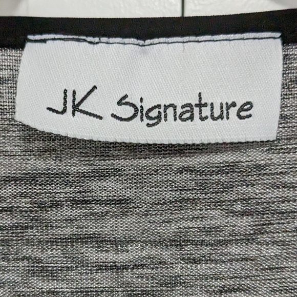🦃 Women's JK Signature Grey and Black Top - Size S/P - Picture 4 of 11
